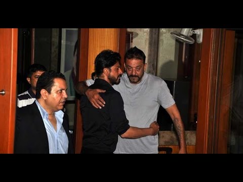 Sanjay Dutt Broke Down While Hugging Shahrukh Khan!