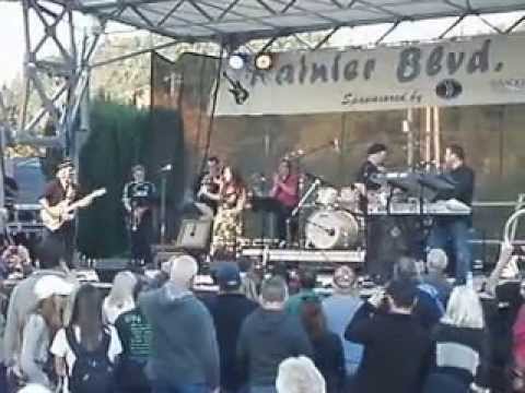 White at Salmon Days 2015