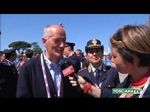 2017-05-17 FIRENZE - GIRO ITALIA_ CAPO POLIZIA GABRIELLI PREMIAZIONE
