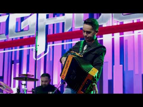 Legado 7 & Juan De Ron- Traketeando (En Vivo)