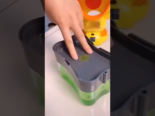 Vídeo relacionado con Franco Dispensador de loción de jabón, Resina, dispensador de Bomba White-Snoopy