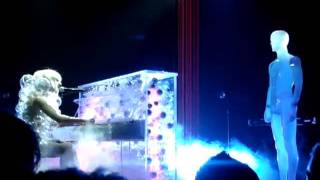 Lady Gaga debuts Future Love!!