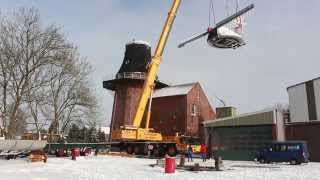 preview picture of video 'Aufsetzen der Mühlenkappe an der Bunder Windmühle'