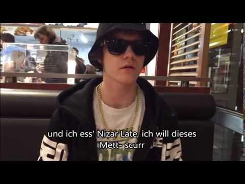 Jonas Platin isst Nizar Late