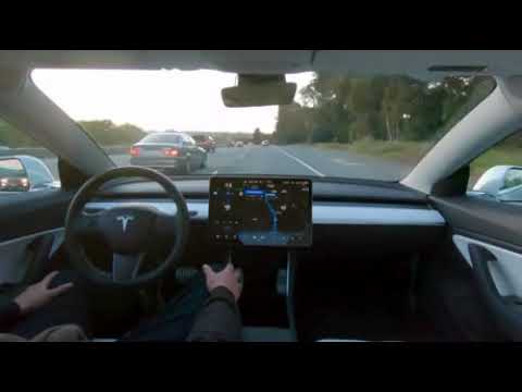 Tesla показала полностью автономный автопилот