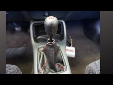 Skunk2 Shift Knob and Type R Shift Boot Install !!