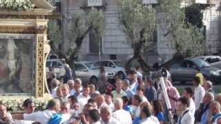 preview picture of video 'EFFIGE DELLA MADONNA DELL'ARCO AL SANTUARIO DI SAN GIUSEPPE VESUVIANO'