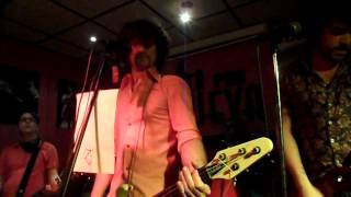 Los Tiquisnikis - Mi Chica Se Ha Ido A Katmandú - La Cueva, 08/02/2014