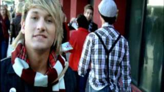 Santa Claus Is Coming To Town - Steve Rushton Full music video (HQ)