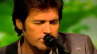 Billy Ray Cyrus Performs -That&#39;s What Daddys Do