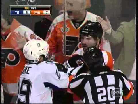 Andrej Meszaros hipchecks Dana Tyrell