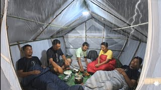 Download lagu diguyur hujan deras bermalam dicabin plastik, Fhishig & tidur nyenyak sampai pagi mp3