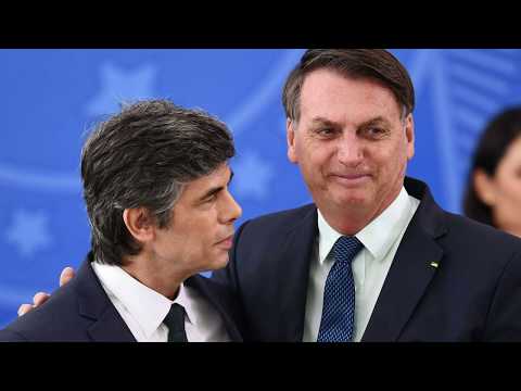 Quarta Cadeira-  Matheus & Kauan (Feat. Bolsonaro, Moro, Mandetta e Teich)