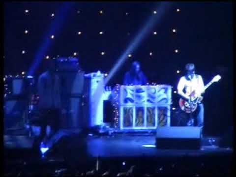 Oasis - 11 Live Forever (Mandela Forum, Firenze, Italy, 06.02.2006)