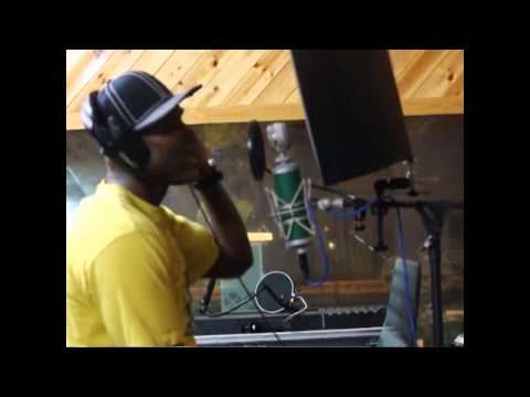 Lioneye - Change in ya pocket [Dark Fader Riddim - May 2012]