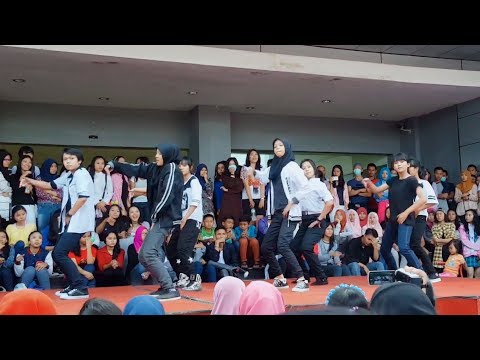 [130915] INFINITE(인피니트) - Bad + Intro (Taste by Seventeen)  by Girls' Invasion @Summer Journey Party