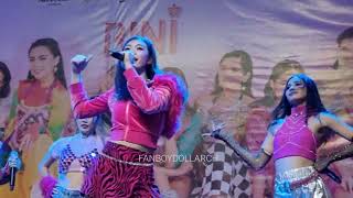 Download lagu STRINGS - BINI Fancam - 230324 BINI Feel Good Mall Tour, Ayala Malls Cloverleaf - Fan Boy Doll Arch mp3