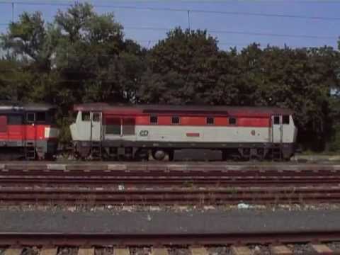 749.107 + 749.121 neschopná na čele os. 9058 a 749.107 na čele os.9063 - sestřih - 27.7. 2013.