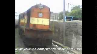 preview picture of video 'Secunderabad Pune Shatabdi in Beautiful Curve with MMTS.'