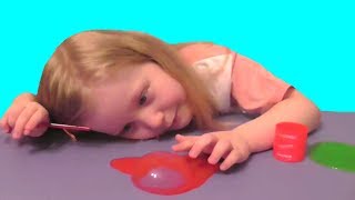 Пузыри из лизунов. Делаем пузырь из слайма. Slime. Видео для детей. Video for kids.