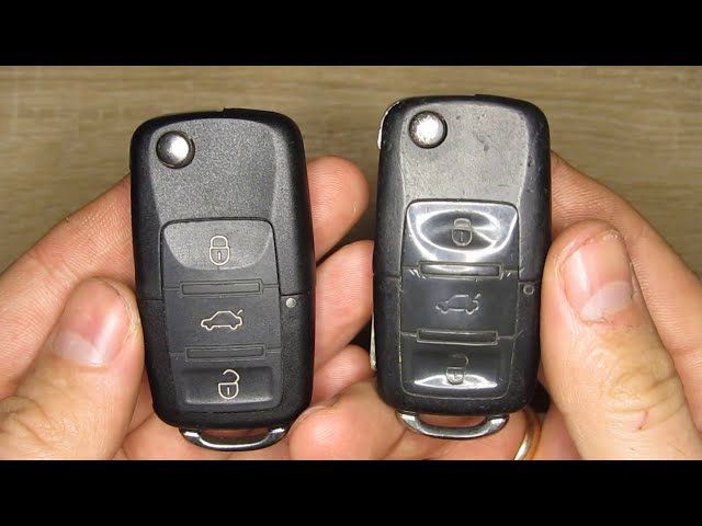 VW Touareg emergency key and battery removal - YouTube