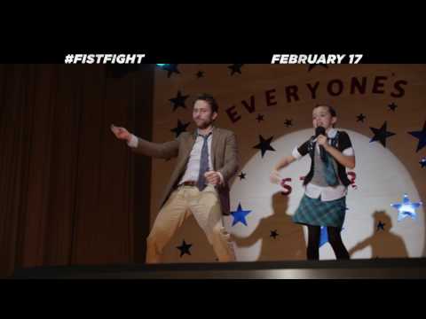 Fist Fight (TV Spot 'Everyone Cheer')