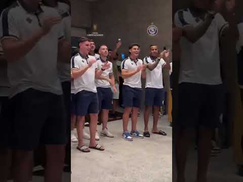 "Esto es Independiente Rivadavia en Rio de Janeiro, una locura total." Barra: Los Caudillos del Parque &bull; Club: Independiente Rivadavia &bull; País: Argentina