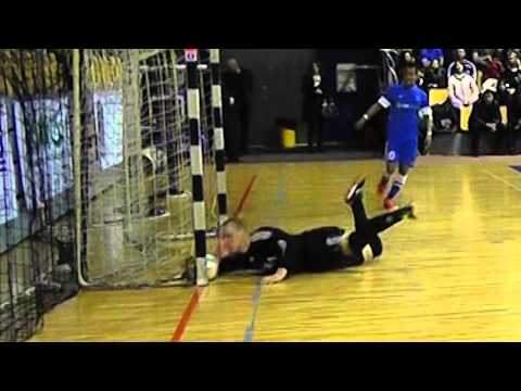 Strīdīga vārtu gūšanas epizode FK "Nikars" un FK "Raba" finālsērijas trešajā spēlē