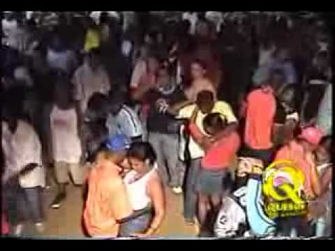 AHORA ME MANDA PAPELITOS  MR BLACK champeta