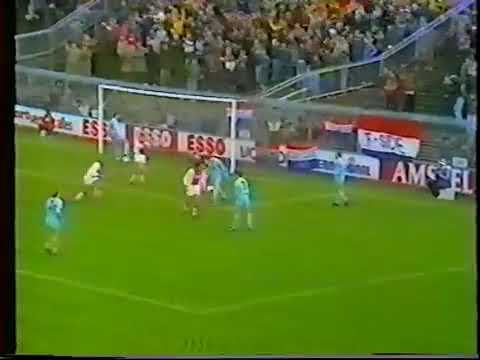 1983 84 Gerald Vanenburg Ajax   FC Utrecht 5 2