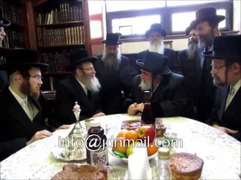 Viznitzer Rebbe Visiting Rabonim In Williamsburg - Cheshvan 5773