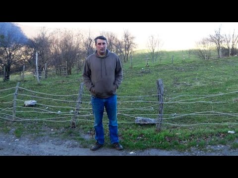 LIKA DANAS - RADE ĆOPIĆ VUK SAMOTNJAK ISPOD PLANINE ČEMERNICE.