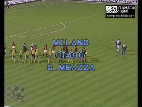 Team entrance for the UEFA Cup match between AC Milan and 1. FC Lokomotiv Leipzig, October 23, 1985