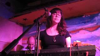 Tigercats - King Of Vic (Live @ The Shacklewell Arms, London, 01/08/15)