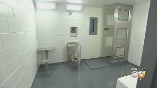 Tarrant County Commissioners Vote 3-2 To Continue Allowing Jailers To Check Immigration Status Of In