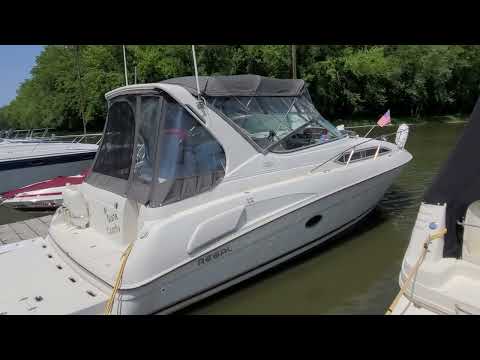 Take a look at this Express Cruiser, the perfect blend of cruising comfort. Regal 292 Commodore