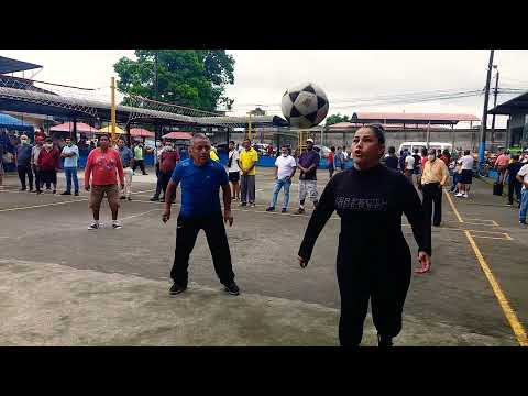 Ecuavoley Andrea vs Marlene   CHOQUE  DE TITANES