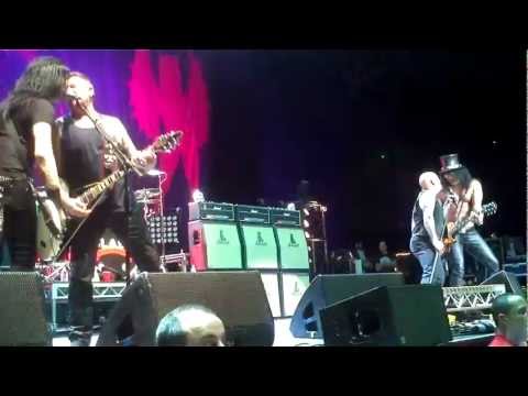 Slash Melbourne 2012 with Rose Tattoo Encore. Nice Boys + Paradise City. Front row in HD