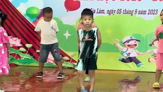 Ông trăng nhà em.