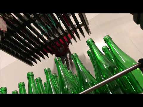 Gurutzeta - Sagardoa botilaratzen - Embotellando la sidra