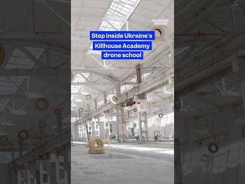 Dentro de la escuela de drones de 6 días de Ucrania para soldados que se dirigen al frente.