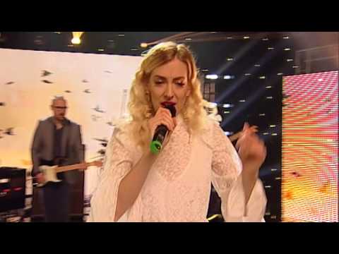 HORÁNYI JULI YOULÏ – ARANYSZÁRNYÚ