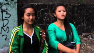 Download lagu Mengenal Yanti pengamen cantik lebih dekat mp3