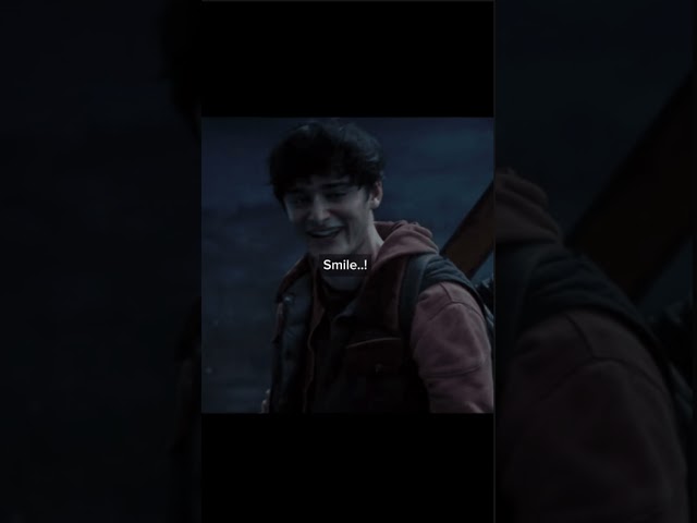 Vídeo relacionado con Stranger Things Christmas Pattern Saludos Starcourt Mall Camiseta