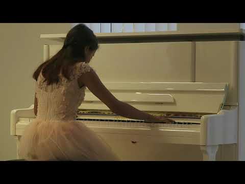 Skambina tarptautinių konkursų laureatė pianistė Viktorija Vorobjovaitė. 2019 11 30 , Rokiškio J. Keliuočio viešojoje bibliotekoje.
