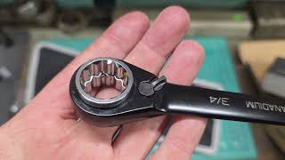 4 Ratchets with 12 sizes? It's wizardry!