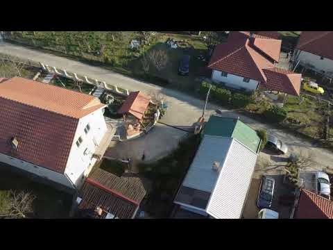 beli potok snimak dronom