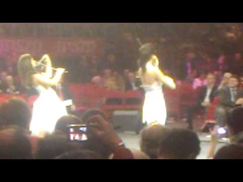 Espectáculo (2) num comício do MsZP