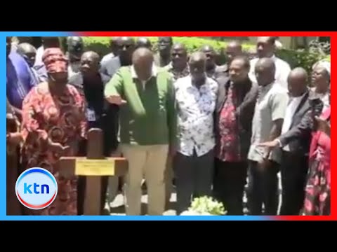 Uhuru Kenyatta visits Raila Odinga's grave a day after burial