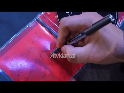 "I pari në Shqipëri", Gjebrea merr autografin nga Saimir Pirgu